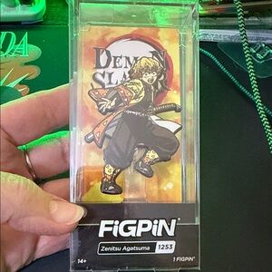 FiGPiN Zenitsu Agatsuma Collectible Pin